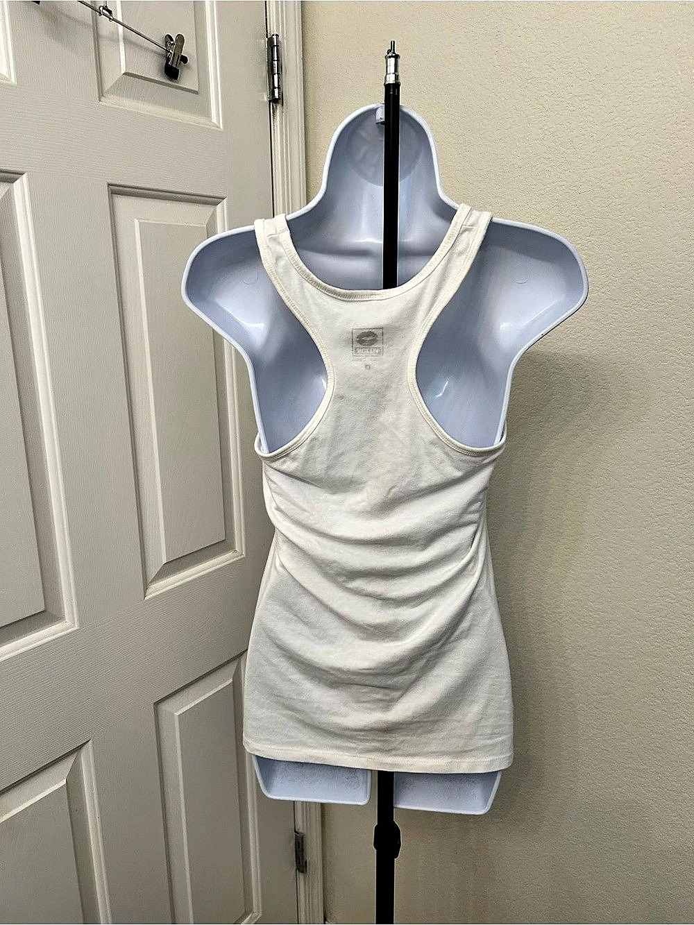 Vixxon Graphic Racerback Tank Size Large - Picture 4 of 5